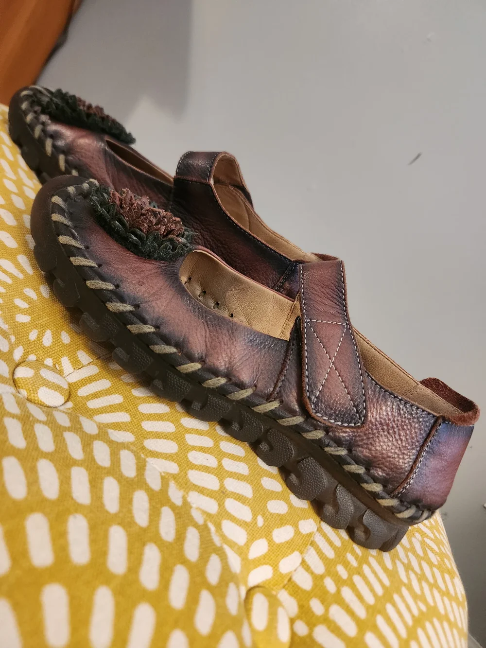 L'Artiste Hibiscae Mary Jane Flats w/ Floral Applique. US Size 7 - Picture 8 of 15